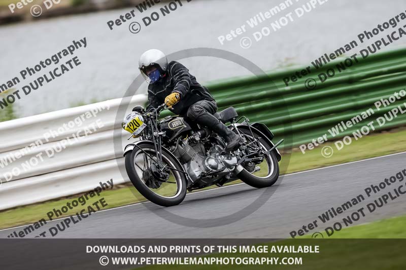 Vintage motorcycle club;eventdigitalimages;mallory park;mallory park trackday photographs;no limits trackdays;peter wileman photography;trackday digital images;trackday photos;vmcc festival 1000 bikes photographs